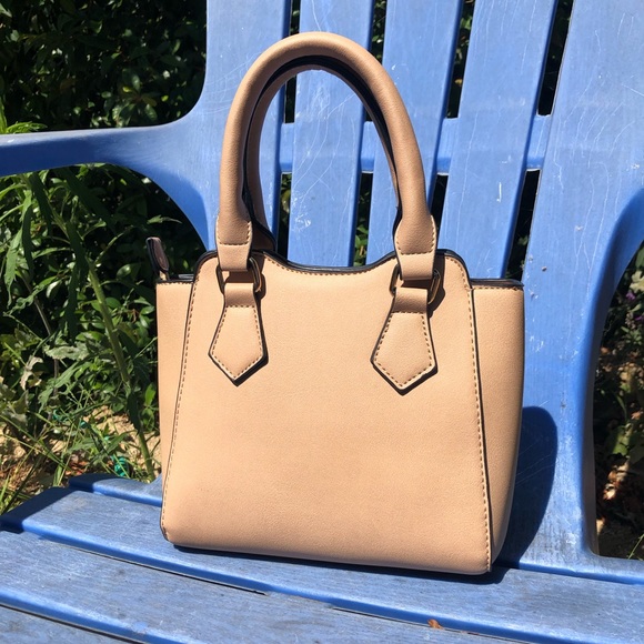 Handbags - Tan Mini Bag 💼🔥